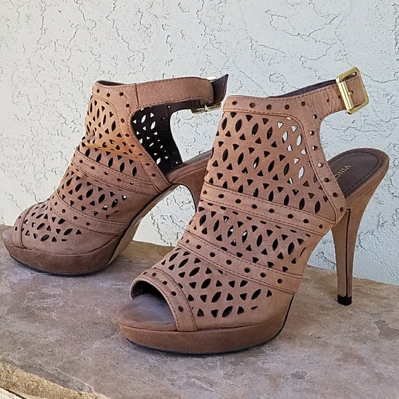 Vince Camuto Shoes - Vince Camuto Mimi Laser Cut Leather Pumps